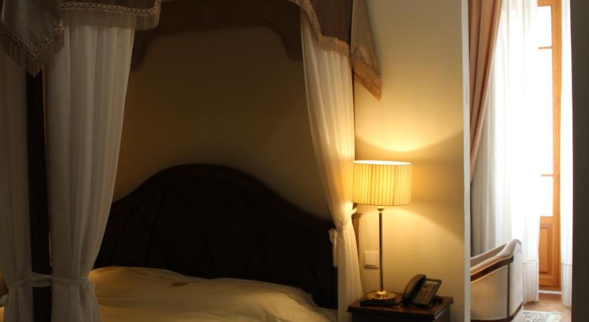 科英布拉 Hotel Ibn-Arrik 4星级 酒店 泳池