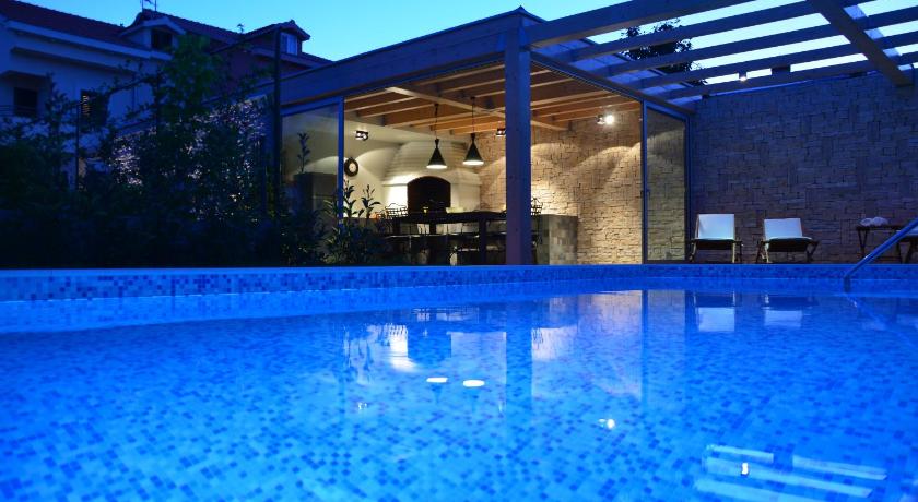 Villa Mirakul photo
