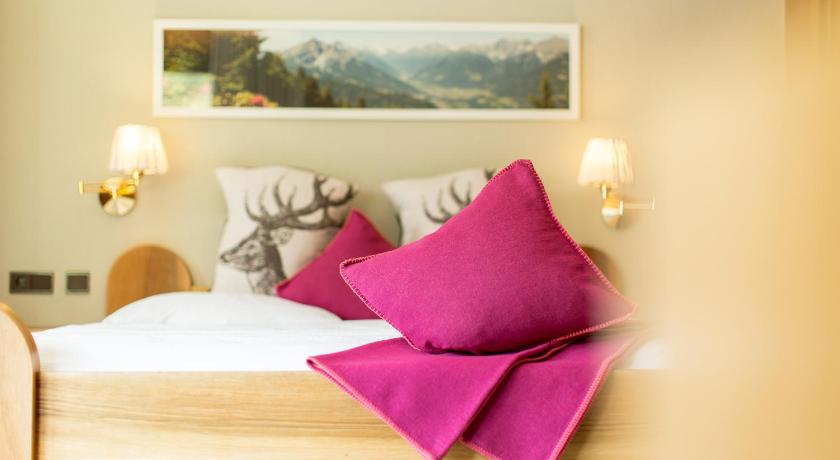รูปของห้องพักเตียงใหญ่ มีระเบียง (Double Room with Balcony) 5
