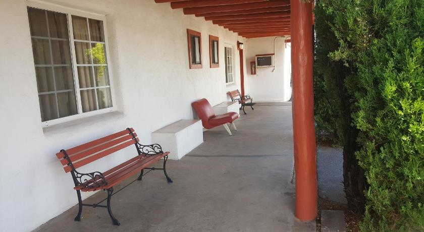Cottonwood Court Motel photo