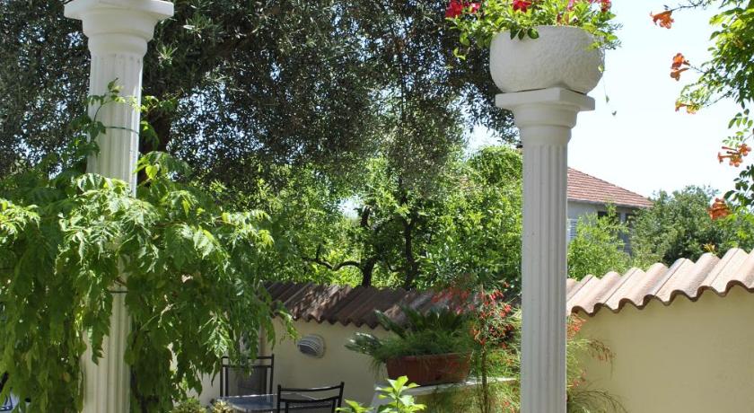 Apartments Two Olive Trees photo