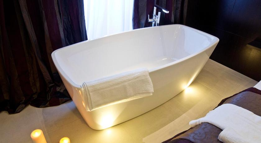 Roman Holidays Boutique Hotel