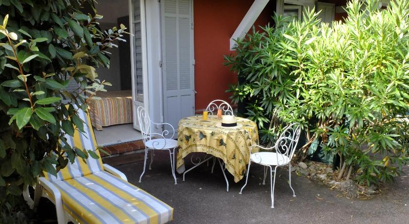 Hotel du Bosquet photo