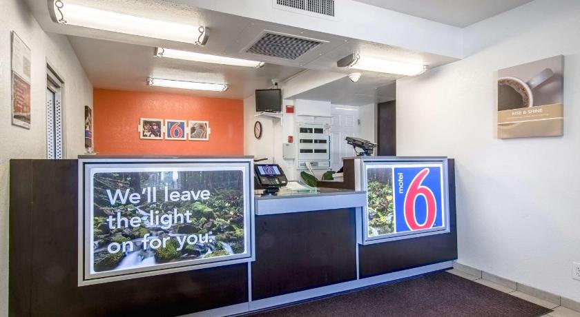 Motel 6-Centralia, WA