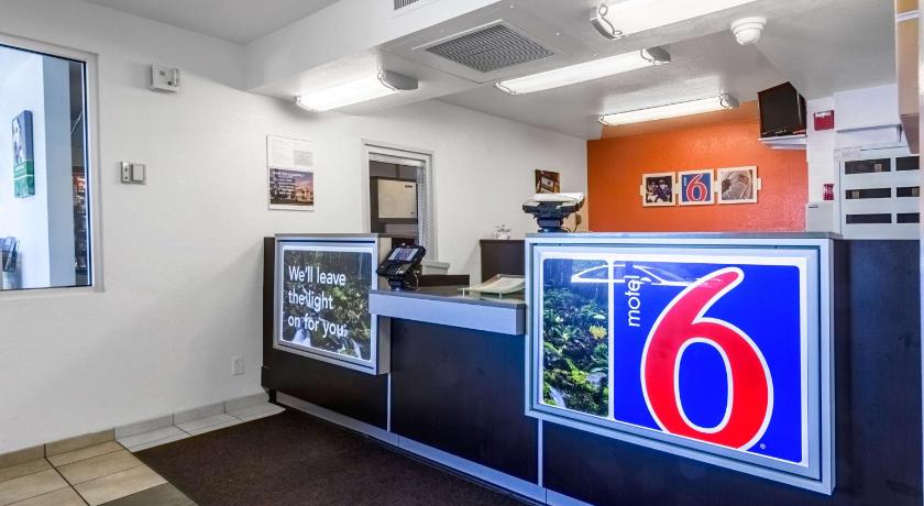 Motel 6-Centralia, WA