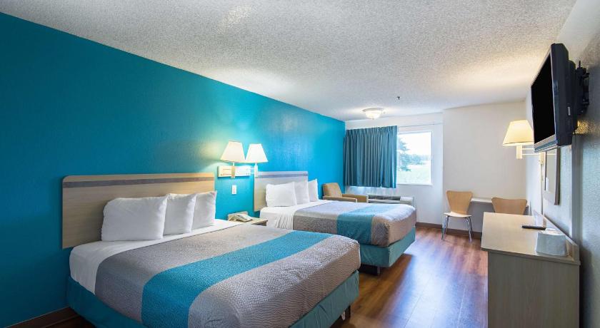 Motel 6-Lawrence, KS, Lawrence (KS) | Best Price Guarantee - Mobile
