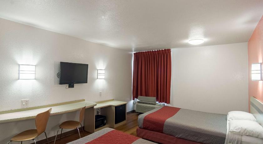 Motel 6-Oklahoma City, OK - South