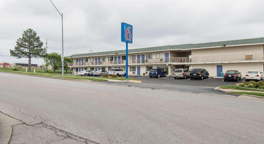 Motel 6-Kansas City, MO - Airport