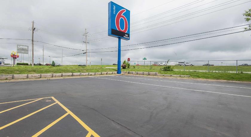 Motel 6-Kansas City, MO - Airport