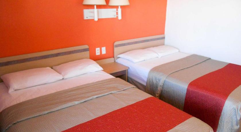 Motel 6-Greenville, TX photo