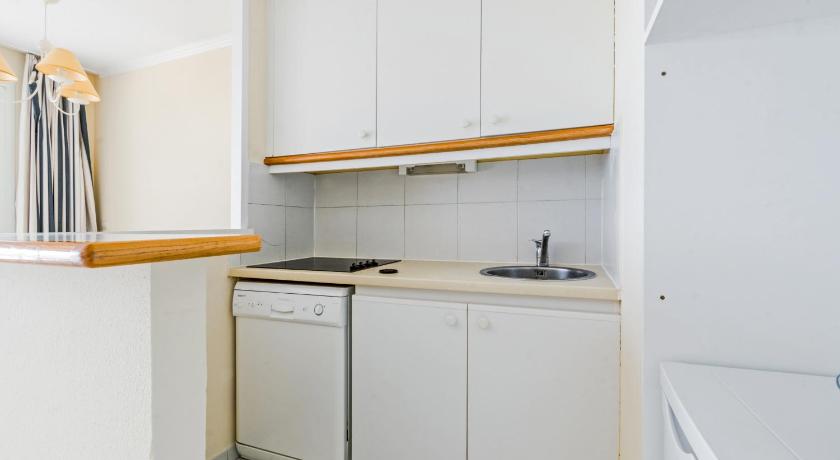 Image of Select One-Bedroom Apartment (7 People) 1