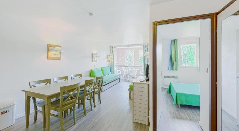 Image of Comfort One-Bedroom Apartment (6 People) 3