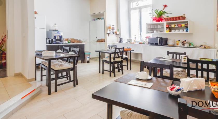 Domus Alberti Bed &amp; Breakfast — Hotel in Rome