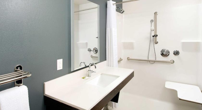 WoodSpring Suites Daytona Beach Int'l Speedway photo