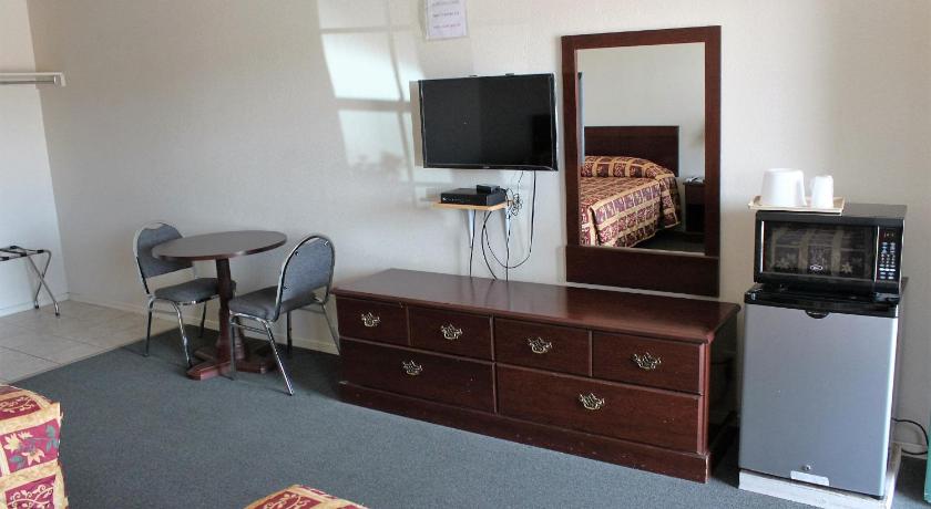 Adobe Inn Motel photo
