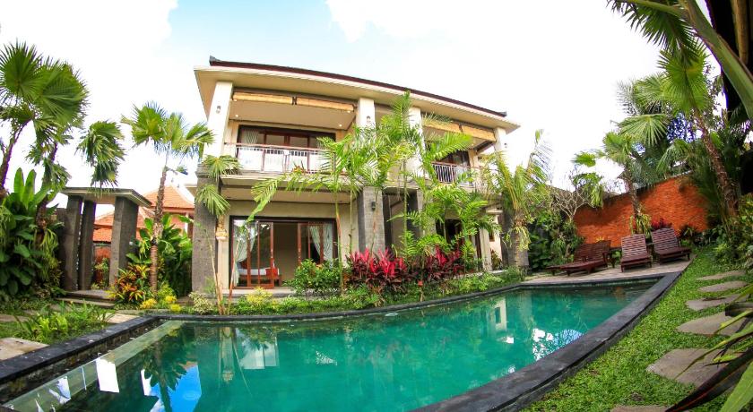 Cahyatika Bed & Breakfast photo