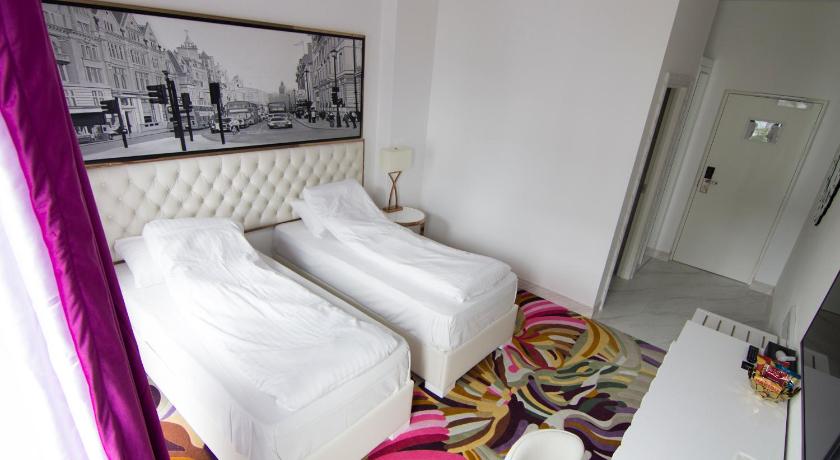 Image of Twin Room 9