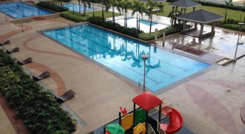 SM Light Residence - 1BR Condo with Balcony FF photo