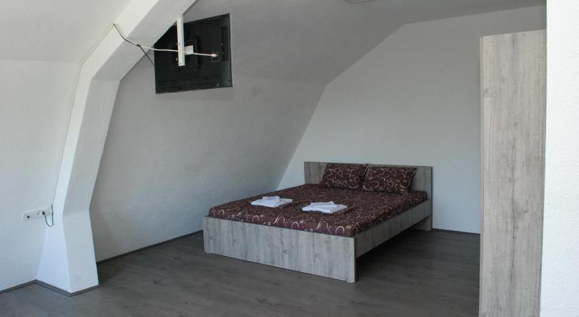 Madzar Apartments photo