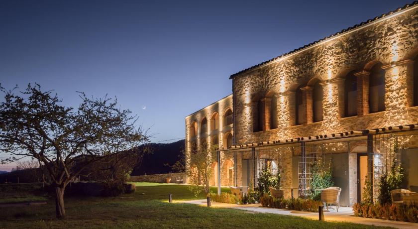 サン・ジョアン・デスピ Les Planes del Grau 4つ星 ホテル プール