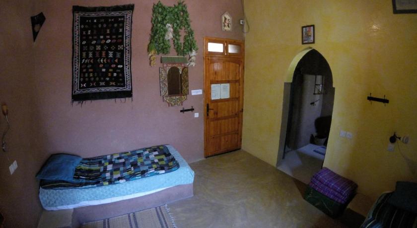 Image of Triple Room with Private Bathroom 4
