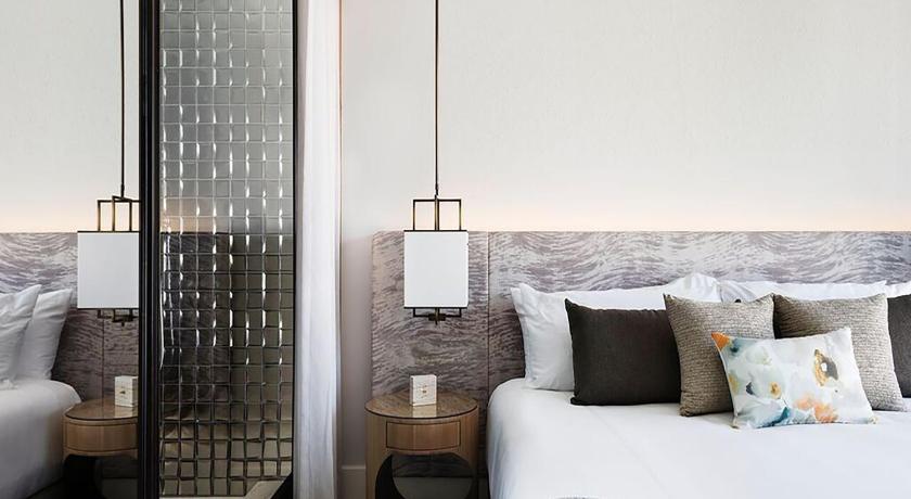 Image of 1 King Bed Bronze 1