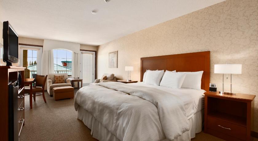 Days Inn & Suites by Wyndham Brandon