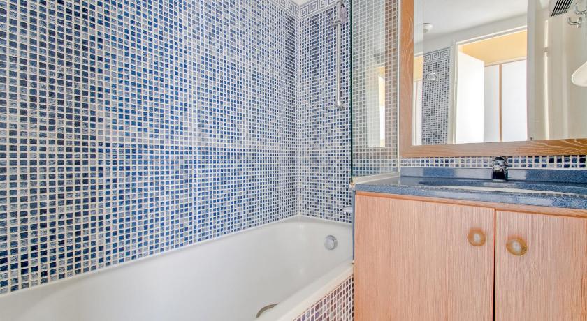 Image of Select One-Bedroom Apartment (5 People) 2