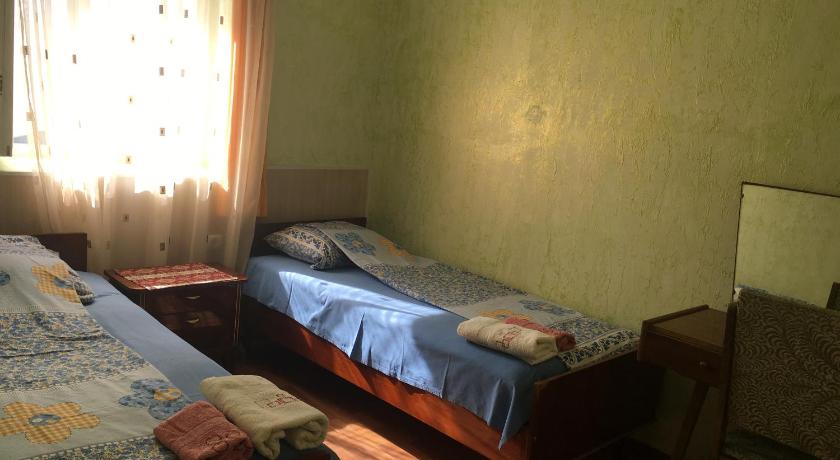 Guest House GarniResthost — Hotel in Garni