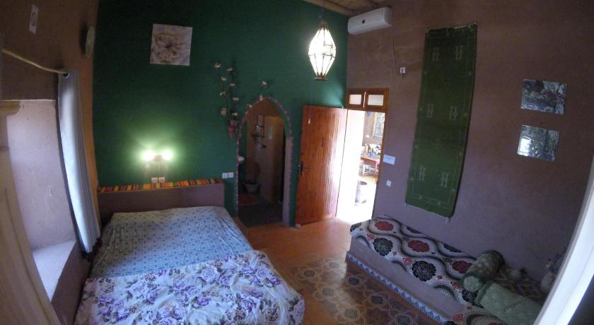 Image of Family Room with Private Bathroom 7