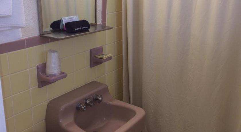 Crystal Sands Motel photo