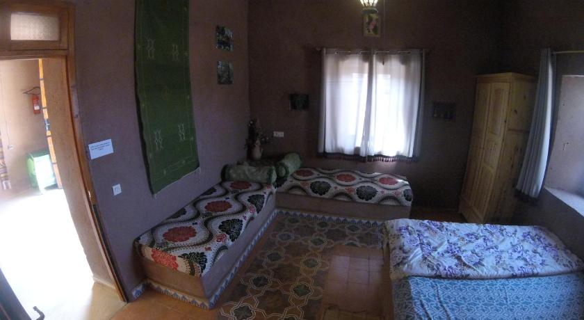 Image of Family Room with Private Bathroom 9