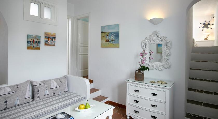 Folegandros Apartments