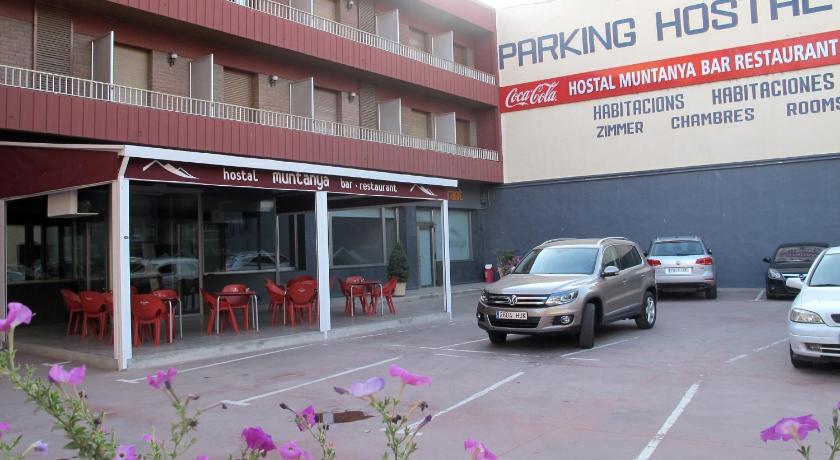 Hostal Muntanya — Hotel in Artesa De Segre