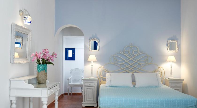 Folegandros Apartments