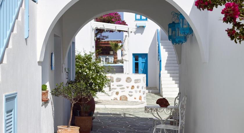 Folegandros Apartments