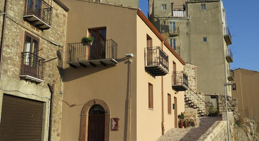 Porta Baciamano