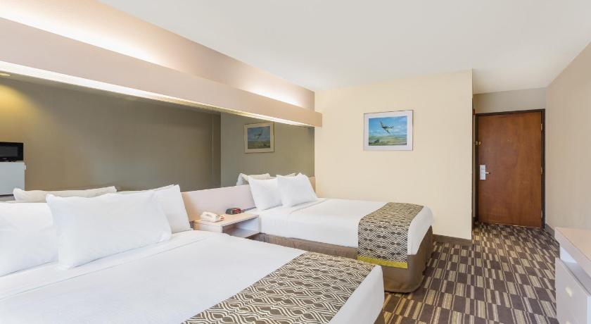 Microtel Inn & Suites by Wyndham Richmond Airport