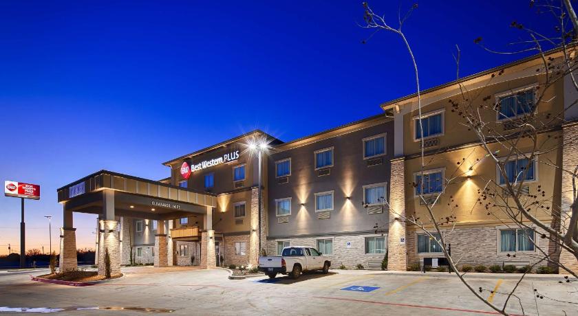 Best Western Plus Lonestar Inn & Suites