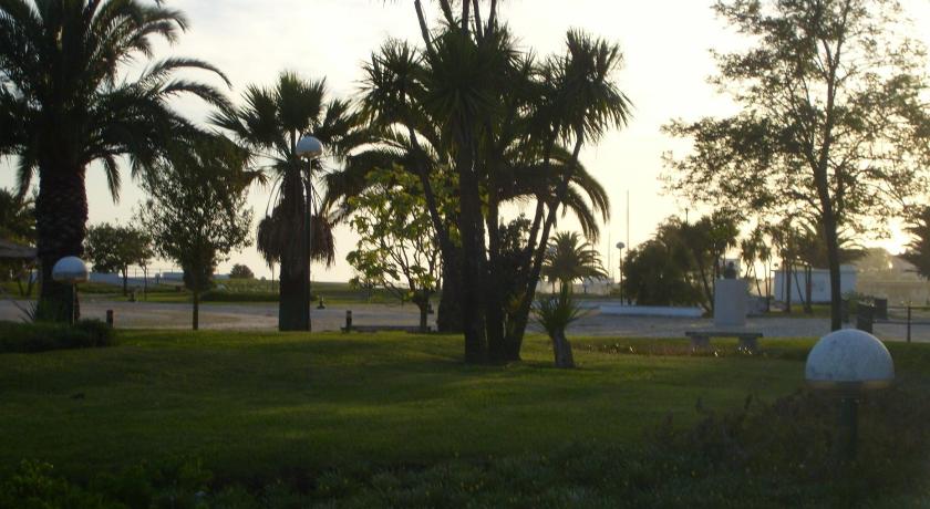 フィゲイラ・ダ・フォシュ Residencial S Juliao AL 3つ星 ホテル プール