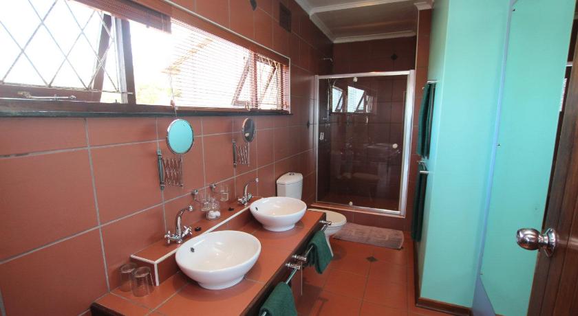 Image of Double Room with Balcony and Sea View 2