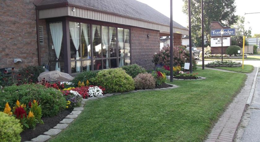 Travelodge by Wyndham North Bay Lakeshore photo
