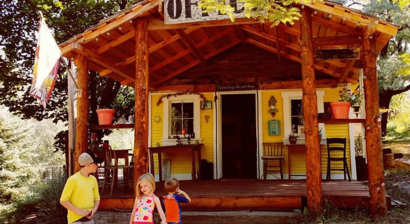 Bristol Cabins photo