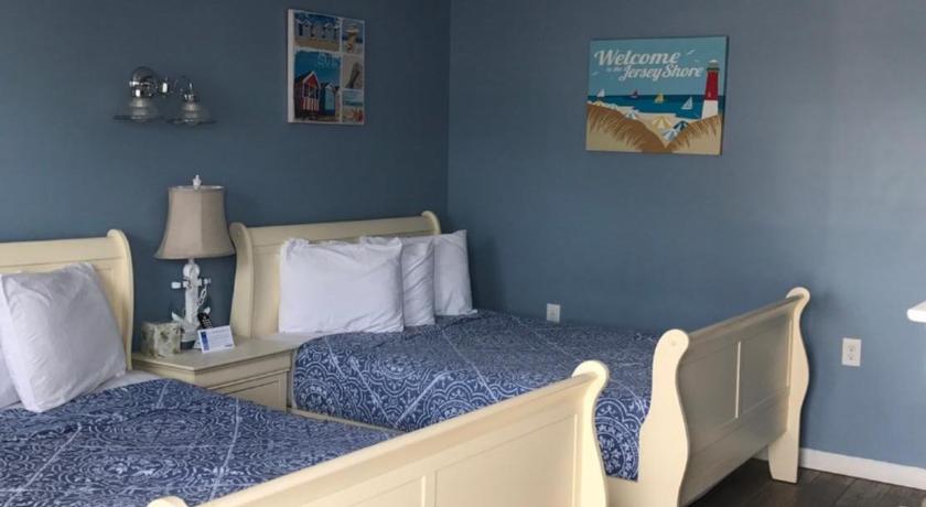 Pelican Point Motel photo