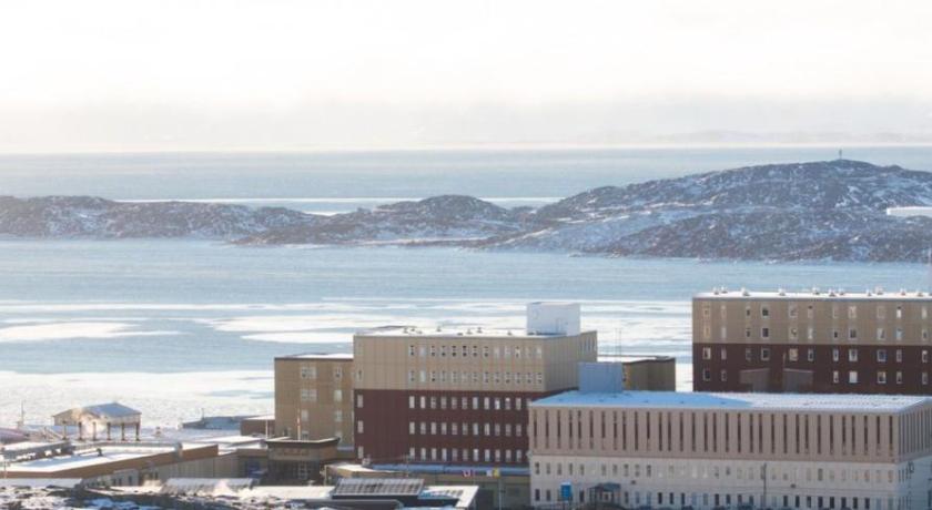 Exterior view, The Frobisher Inn in Iqaluit (NU)