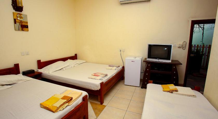 Image of Family Room 9