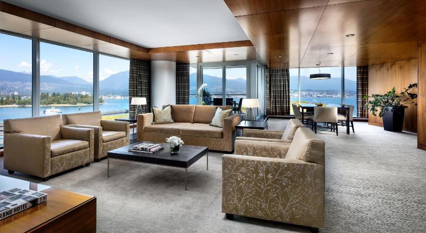 Image of Fairmont Gold Corner Harbor and Mountain View Suite with King Bed 3