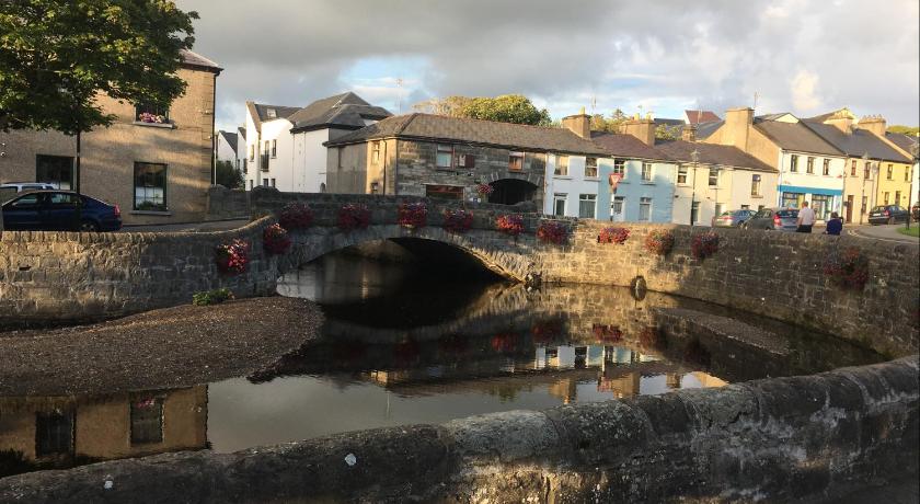 Riverside apartments Westport — Hotel in Westport