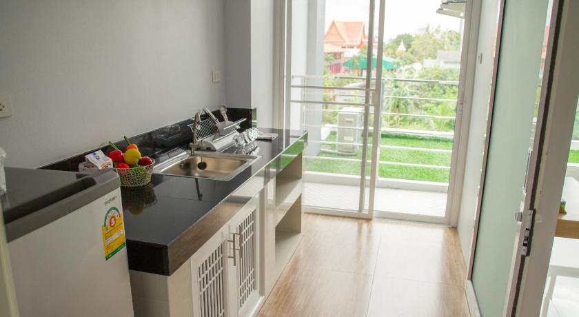 Image of Deluxe Double Room with pantry 1