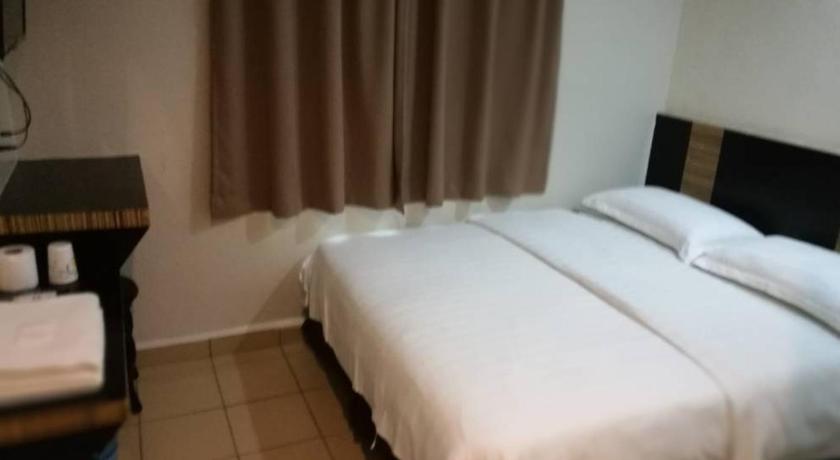 Hotel Traveller - image 3